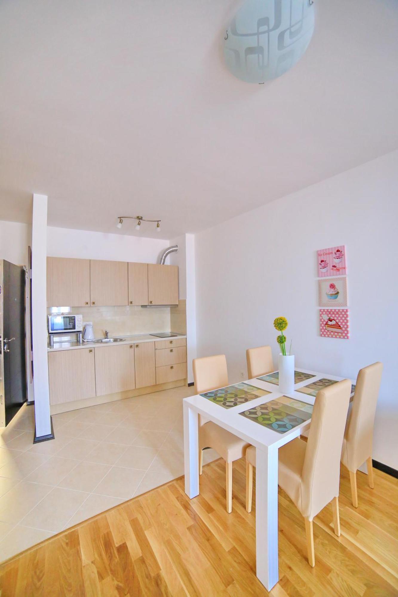 Apartments Mon Beach Budva Bilik gambar