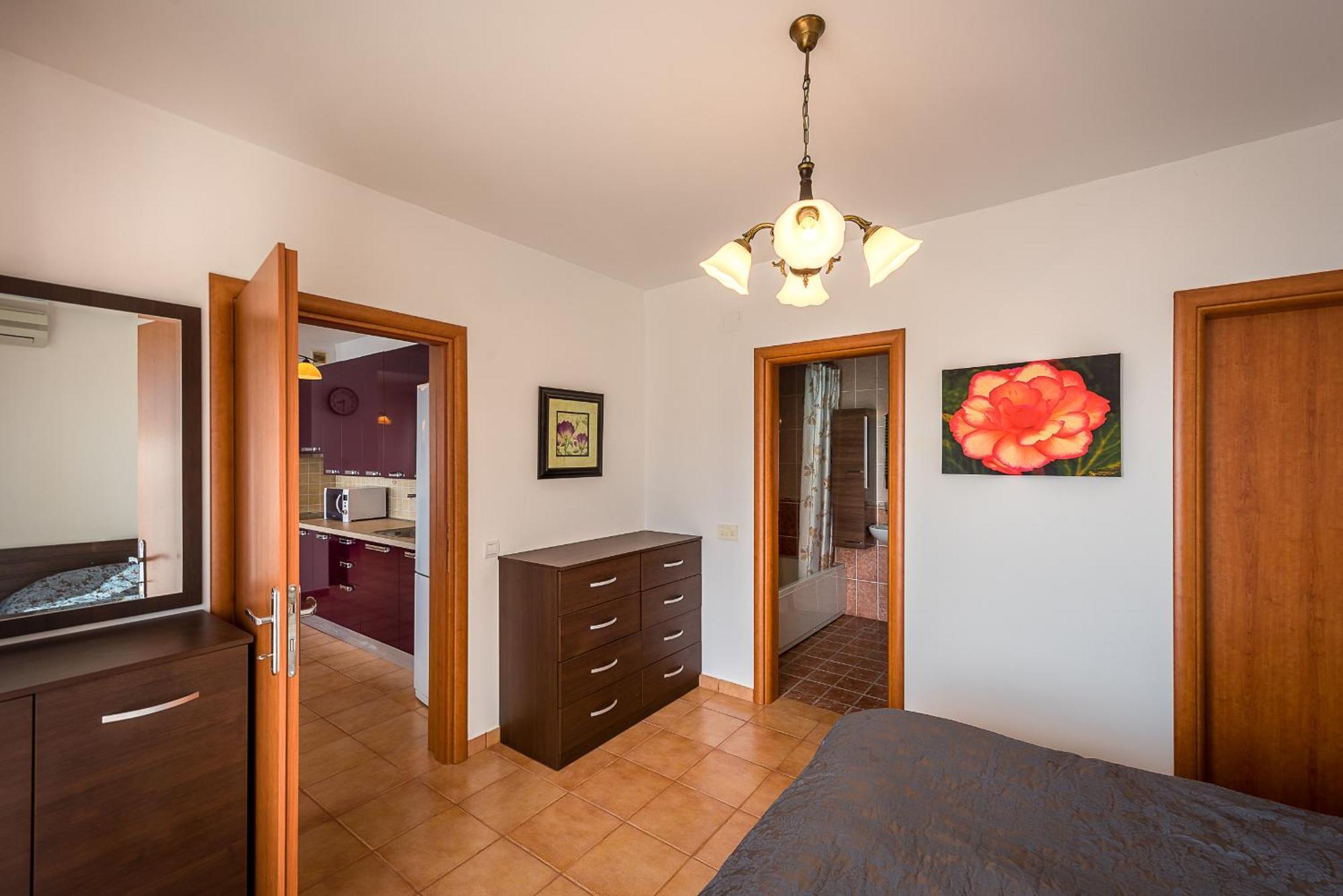 Apartments Mon Beach Budva Bilik gambar